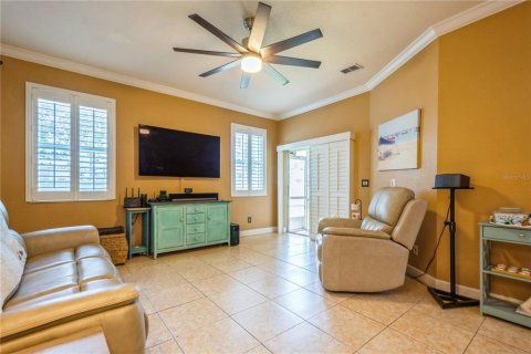 Townhouse in Saint Petersburg, Florida 3 bedrooms, 157.93 sq.m. № 1658203 - photo 16