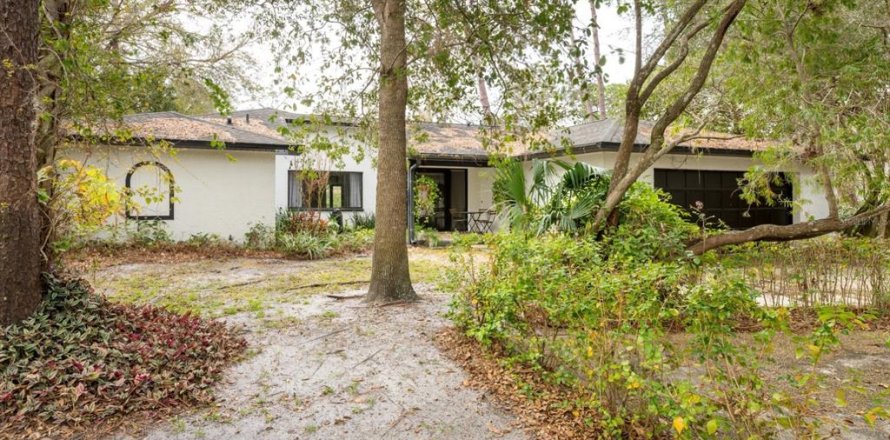 House in Wesley Chapel, Florida 3 bedrooms, 215.9 sq.m. № 1525513