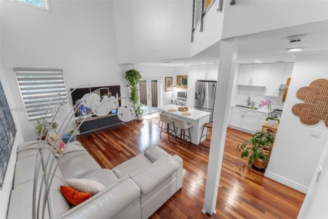 Touwnhouse à louer à Cutler Bay, Floride: 2 chambres, 106.28 m2 № 2056798 - photo 8