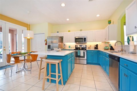 Casa en venta en Kissimmee, Florida, 7 dormitorios, 263.29 m2 № 1554288 - foto 9
