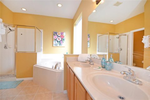 Casa en venta en Kissimmee, Florida, 7 dormitorios, 263.29 m2 № 1554288 - foto 16