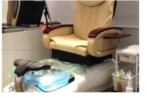 Commercial property in Miami Beach, Florida № 1973987 - photo 5