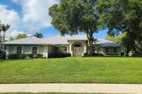 House in Palm City, Florida 4 bedrooms, 261.71 sq.m. № 2422357 - photo 3