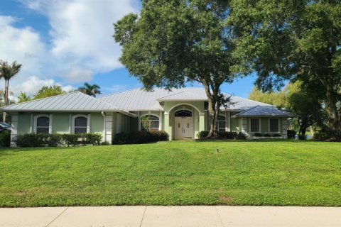 House in Palm City, Florida 4 bedrooms, 261.71 sq.m. № 2422357 - photo 4