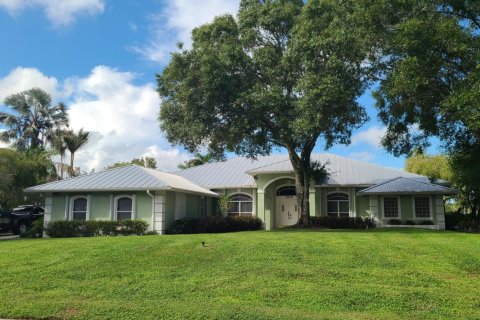 House in Palm City, Florida 4 bedrooms, 261.71 sq.m. № 2422357