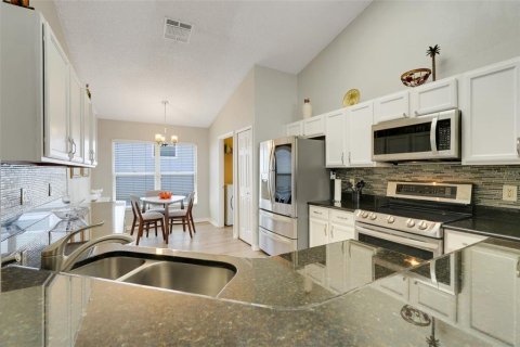 House in Groveland, Florida 4 bedrooms, 169.27 sq.m. № 1626261 - photo 12