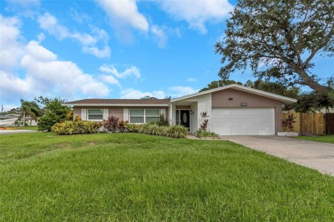 Casa en venta en Clearwater, Florida, 3 dormitorios, 125.14 m2 № 1917652 - foto 1