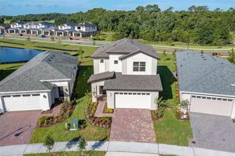 House in Saint Cloud, Florida 5 bedrooms, 252.42 sq.m. № 1888625 - photo 4