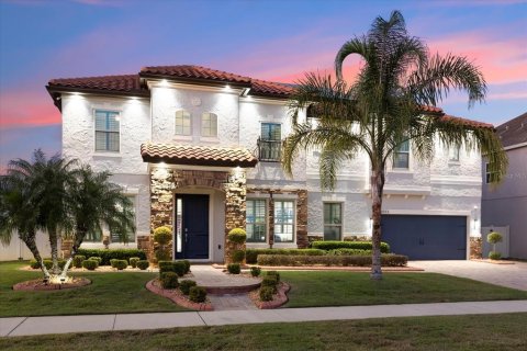 House in Orlando, Florida 5 bedrooms, 406.63 sq.m. № 1514805 - photo 1