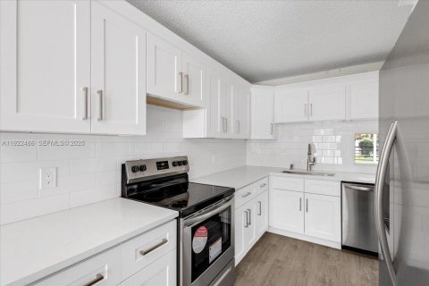 Condominio en venta en Boynton Beach, Florida, 2 dormitorios, 116.31 m2 № 1976952 - foto 5