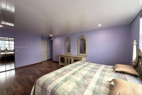 Condominio en venta en Hallandale Beach, Florida, 2 dormitorios, 126.35 m2 № 1997035 - foto 23