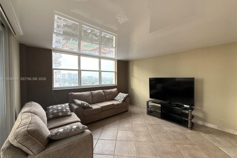 Condominio en venta en Hallandale Beach, Florida, 2 dormitorios, 126.35 m2 № 1997035 - foto 12