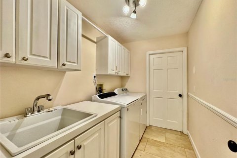 Casa en venta en Orlando, Florida, 4 dormitorios, 223.24 m2 № 1918596 - foto 28