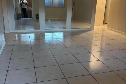 Apartment in Hollywood, Florida 2 bedrooms, 117.06 sq.m. № 2385563