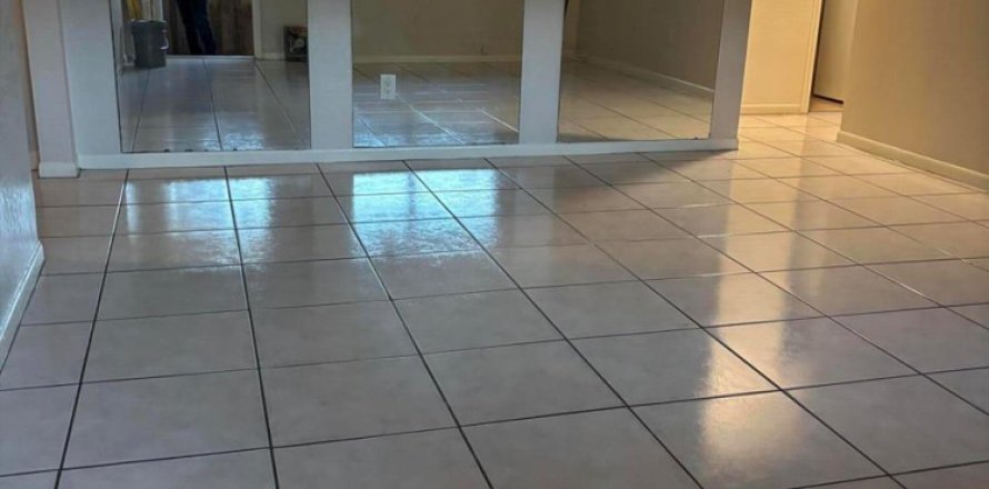 Apartment in Hollywood, Florida 2 bedrooms, 117.06 sq.m. № 2385563