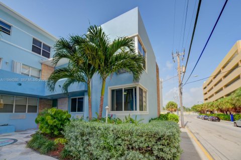 Condominio en alquiler en Hollywood, Florida, 1 dormitorio, 66.98 m2 № 2059984 - foto 20