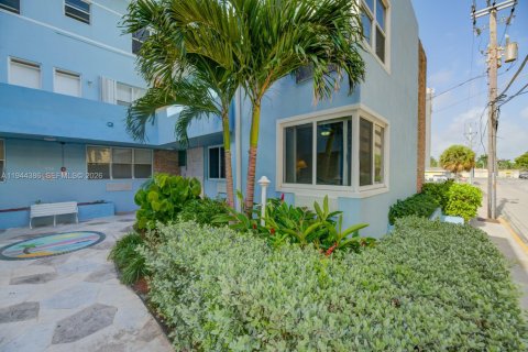 Condominio en alquiler en Hollywood, Florida, 1 dormitorio, 66.98 m2 № 2059984 - foto 22
