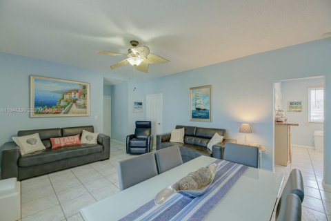 Condominio en alquiler en Hollywood, Florida, 1 dormitorio, 66.98 m2 № 2059984 - foto 19