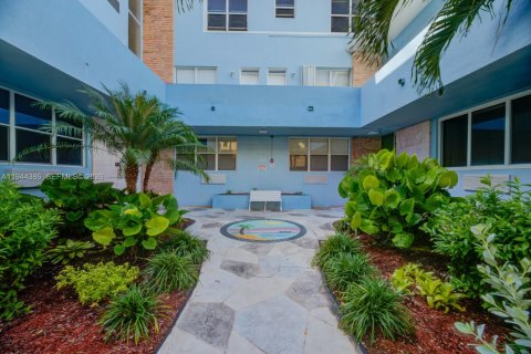 Condominio en alquiler en Hollywood, Florida, 1 dormitorio, 66.98 m2 № 2059984 - foto 21