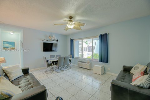 Condominio en alquiler en Hollywood, Florida, 1 dormitorio, 66.98 m2 № 2059984 - foto 18