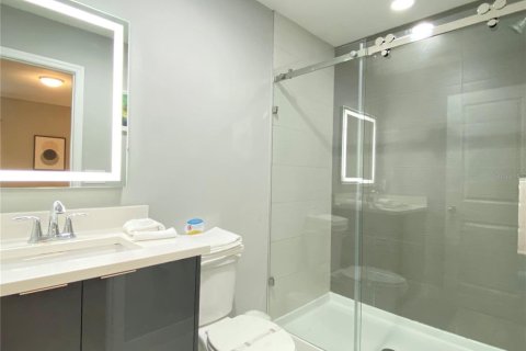 Touwnhouse à vendre à Kissimmee, Floride: 4 chambres, 162.76 m2 № 2410369 - photo 13
