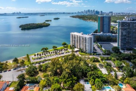 Terreno en venta en Miami, Florida № 1594020 - foto 8