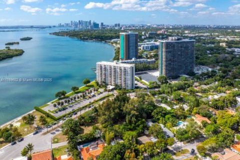 Terreno en venta en Miami, Florida № 1594020 - foto 6