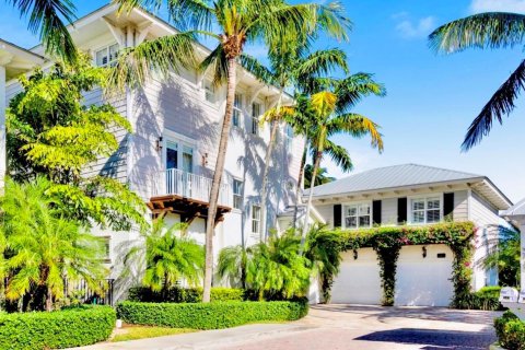 House in Jupiter, Florida 6 bedrooms, 489.13 sq.m. № 2158500