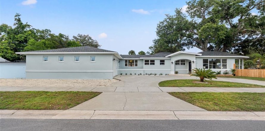 Villa ou maison à Gulfport, Floride 3 chambres, 209.31 m2 № 1875847