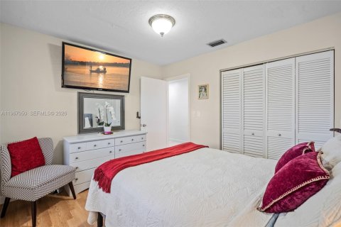 Снять в аренду таунхаус в Майами, Флорида 3 спальни, 113.81м2, № 2029651 - фото 5