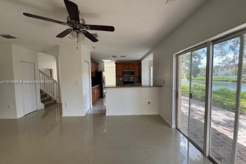 House in Homestead, Florida 3 bedrooms, 195 sq.m. № 1768221 - photo 11
