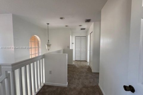 House in Homestead, Florida 3 bedrooms, 195 sq.m. № 1768221 - photo 16
