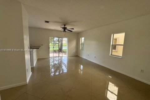 House in Homestead, Florida 3 bedrooms, 195 sq.m. № 1768221 - photo 8