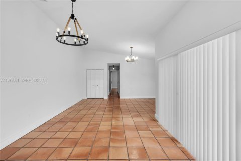 Duplex in Miami, Florida 2 bedrooms, 109.16 sq.m. № 2040947 - photo 14