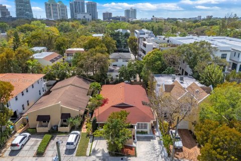 Duplex in Miami, Florida 2 bedrooms, 109.16 sq.m. № 2040947 - photo 30