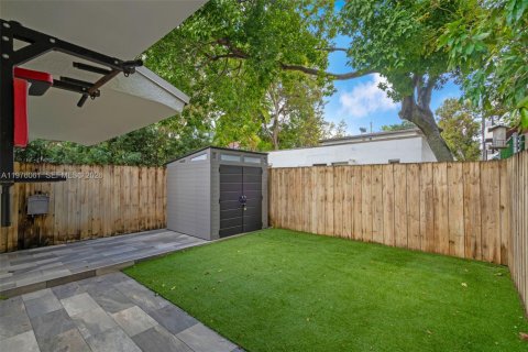 Duplex in Miami, Florida 2 bedrooms, 109.16 sq.m. № 2040947 - photo 28