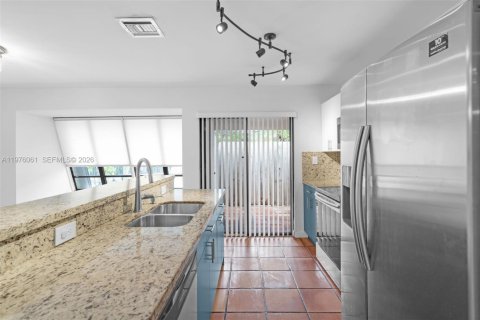 Duplex in Miami, Florida 2 bedrooms, 109.16 sq.m. № 2040947 - photo 11