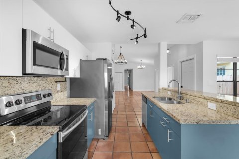 Duplex in Miami, Florida 2 bedrooms, 109.16 sq.m. № 2040947 - photo 8