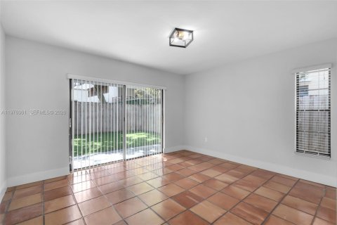 Duplex in Miami, Florida 2 bedrooms, 109.16 sq.m. № 2040947 - photo 16