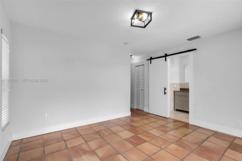 Duplex in Miami, Florida 2 bedrooms, 109.16 sq.m. № 2040947 - photo 17