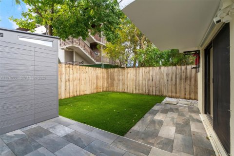 Duplex in Miami, Florida 2 bedrooms, 109.16 sq.m. № 2040947 - photo 29