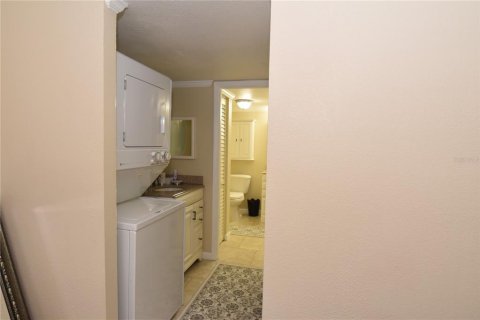 Copropriété à louer à Sarasota, Floride: 2 chambres, 92.07 m2 № 2145046 - photo 13