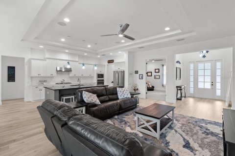 House in Brooksville, Florida 4 bedrooms, 256.41 sq.m. № 1851669 - photo 8