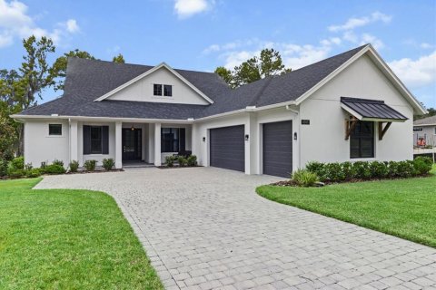 House in Brooksville, Florida 4 bedrooms, 256.41 sq.m. № 1851669 - photo 1