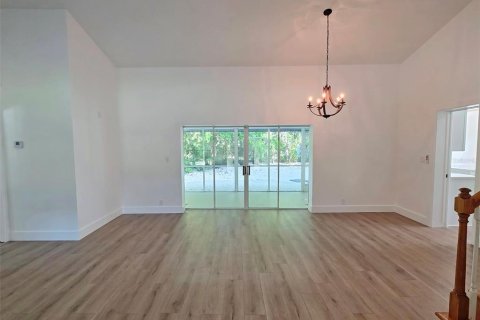 House in Sarasota, Florida 4 bedrooms, 219.99 sq.m. № 1829821 - photo 14