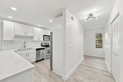 Copropriété à vendre à Boca Raton, Floride: 2 chambres, 117.61 m2 № 2415656 - photo 7