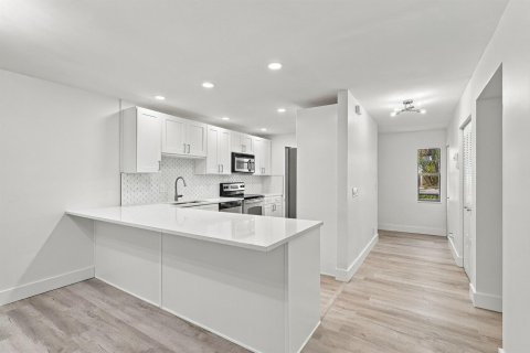 Copropriété à vendre à Boca Raton, Floride: 2 chambres, 117.61 m2 № 2415656 - photo 5