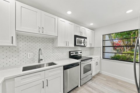 Copropriété à vendre à Boca Raton, Floride: 2 chambres, 117.61 m2 № 2415656 - photo 9