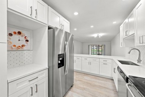 Copropriété à vendre à Boca Raton, Floride: 2 chambres, 117.61 m2 № 2415656 - photo 8