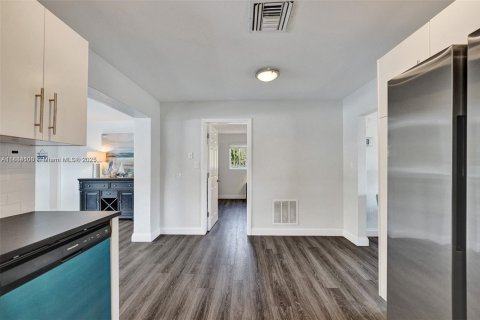 Villa ou maison à vendre à Dania Beach, Floride: 3 chambres, 154.59 m2 № 1931317 - photo 24